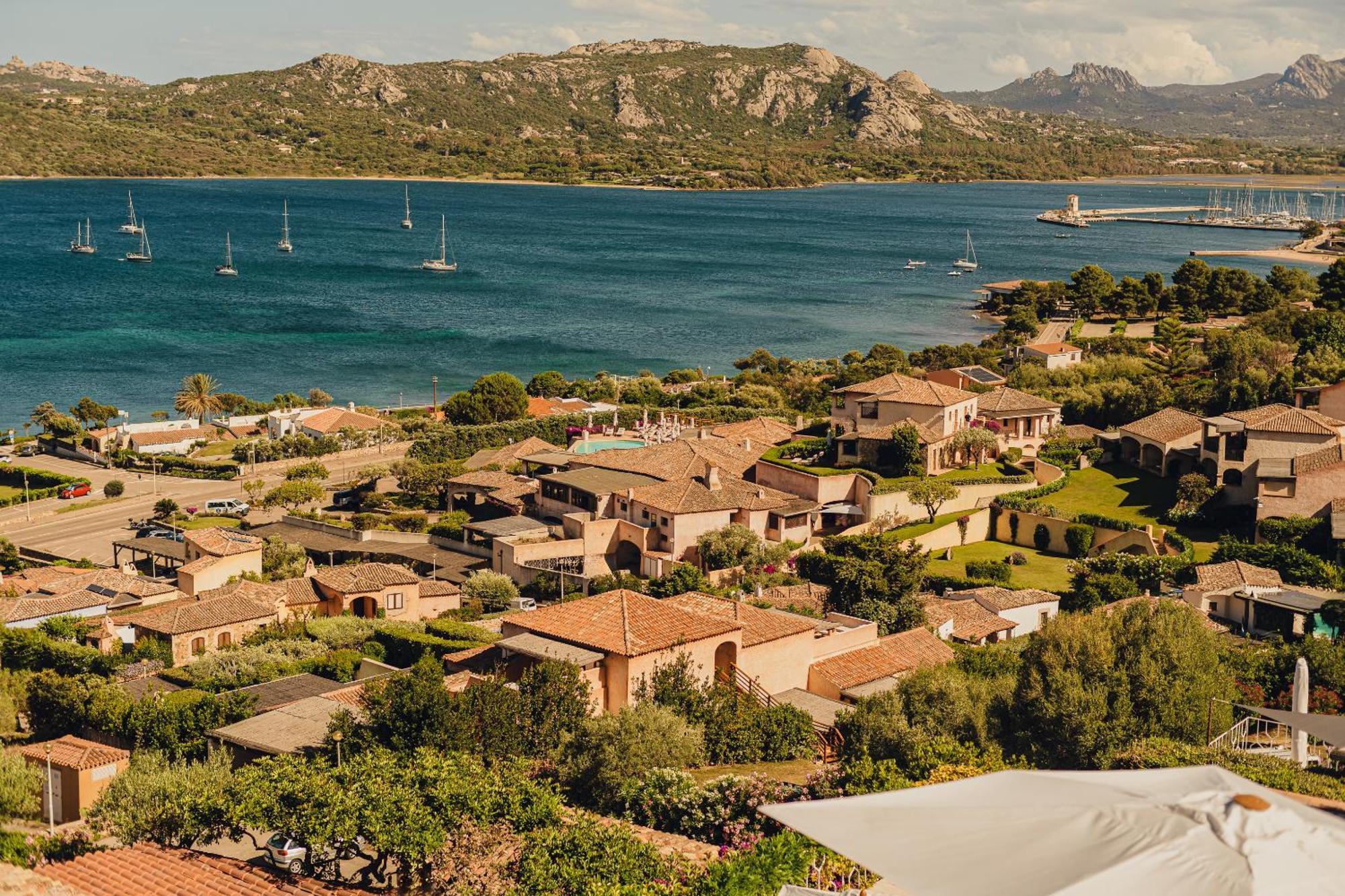 Aethos Sardinia Hotel กันนิโจเน ภายนอก รูปภาพ