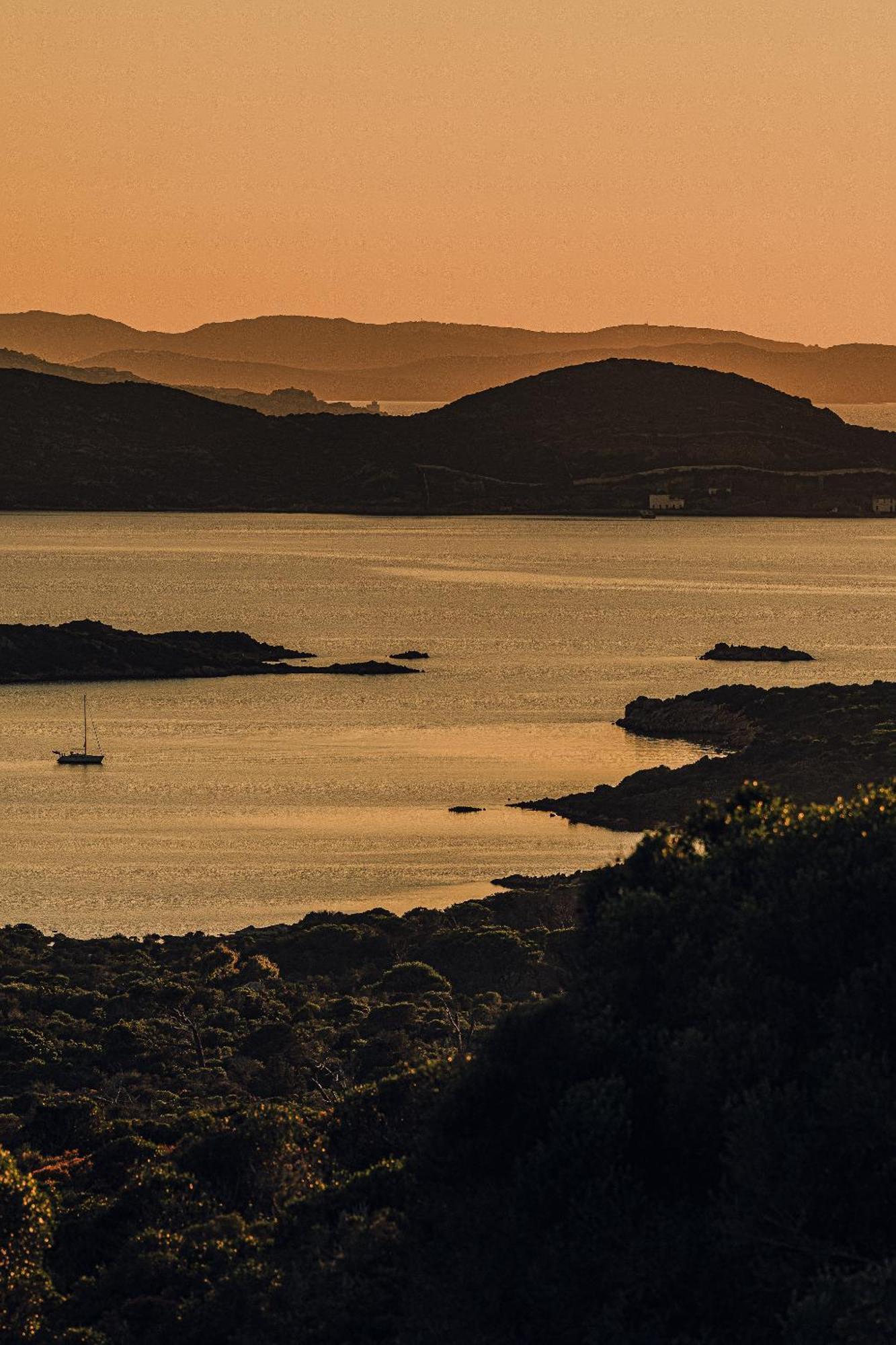 Aethos Sardinia Hotel กันนิโจเน ภายนอก รูปภาพ