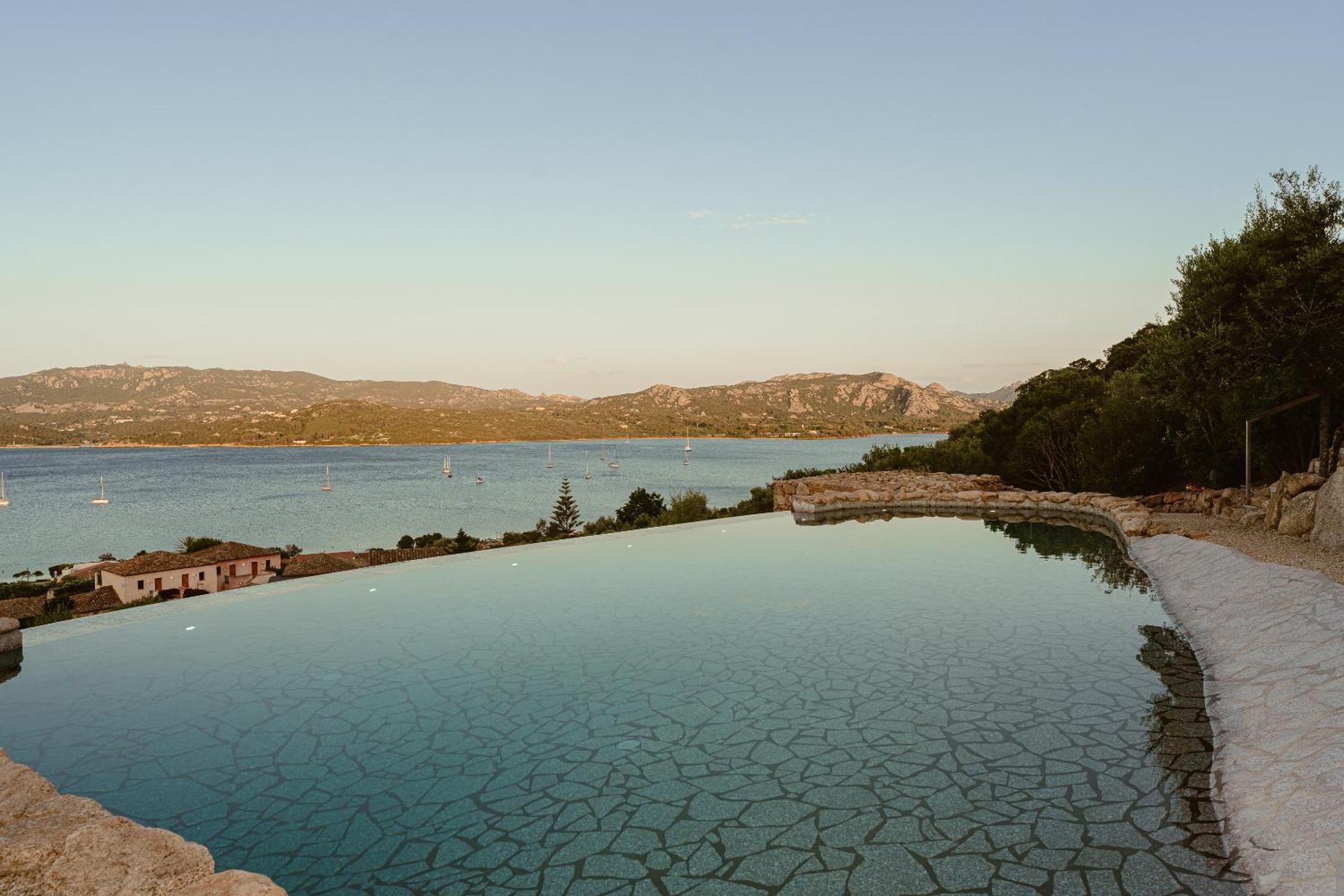 Aethos Sardinia Hotel กันนิโจเน ภายนอก รูปภาพ